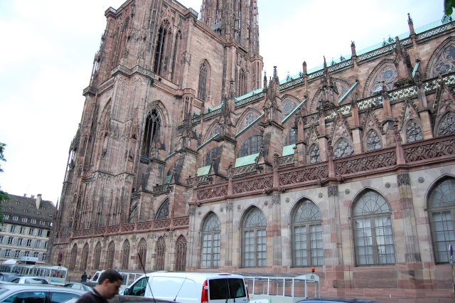 France, Strasbourg, la mémoire enfouie, place de la cathédrale Dsc_0691