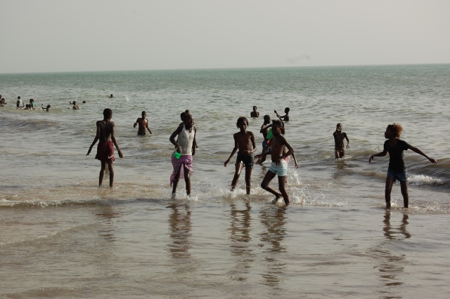 senegal - Afrique, Sénégal, Mbour, Mars 2008, scènes de plage. Photos de 102 à 118 / 1000 Dsc_0774
