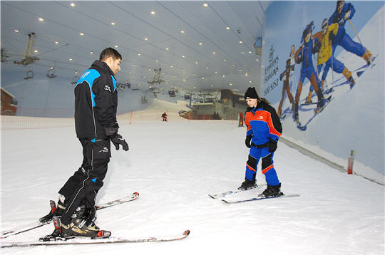 Asie, Dubaï, Diaporama sur la station de ski en plein désert. Une_st27