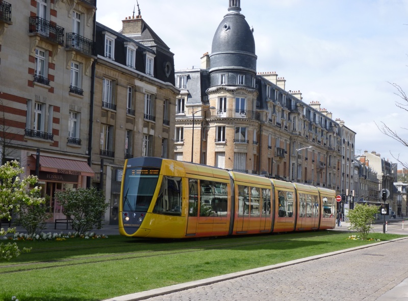Tramway de Reims P1090113