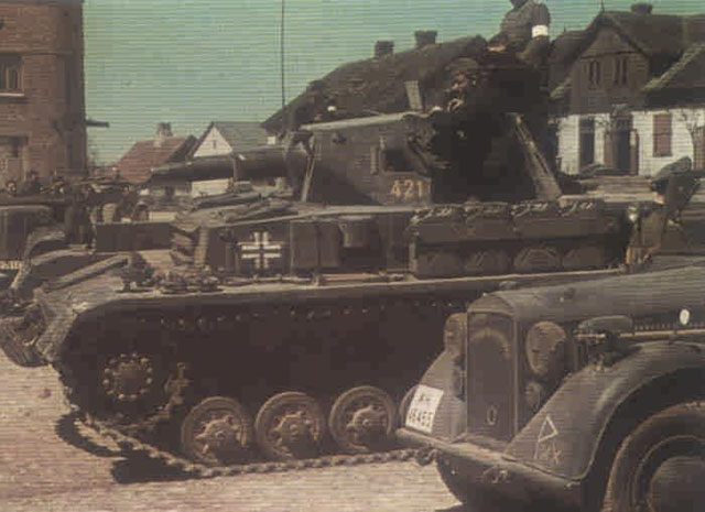 Panzer IV Kafmfpwagen 11e Panzerdivision (Recherche photos) Panzer10