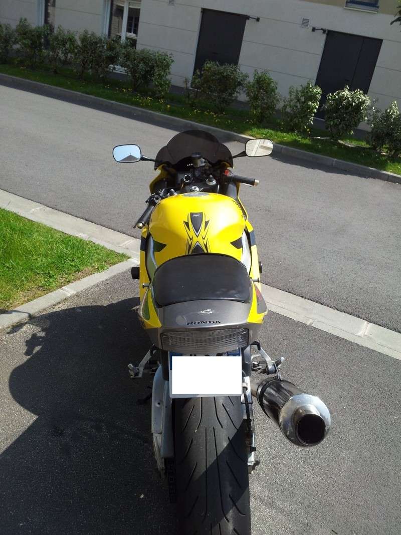 VENDU 929 CBR 2002    33.000 kms 20120511