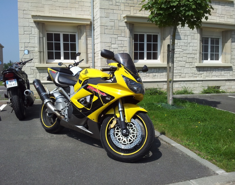 VENDU 929 CBR 2002    33.000 kms 92910