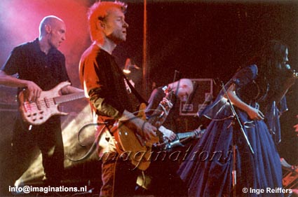 [29 Mars 2002] Omega Live à Toulon 004010