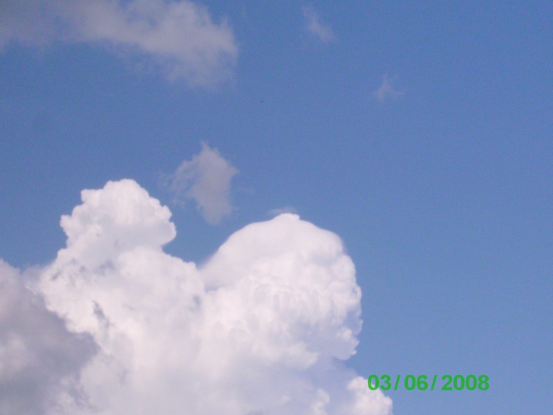 cumulonimbus et pileus du 3 juin 2008 Imgp0037