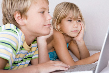 Fëmijët në internet – cila është mosha e duhur? Femija10
