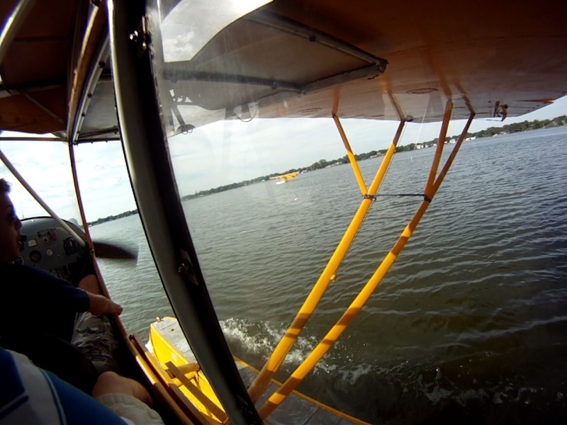 L'avion jaune et le lac Vlcsna10