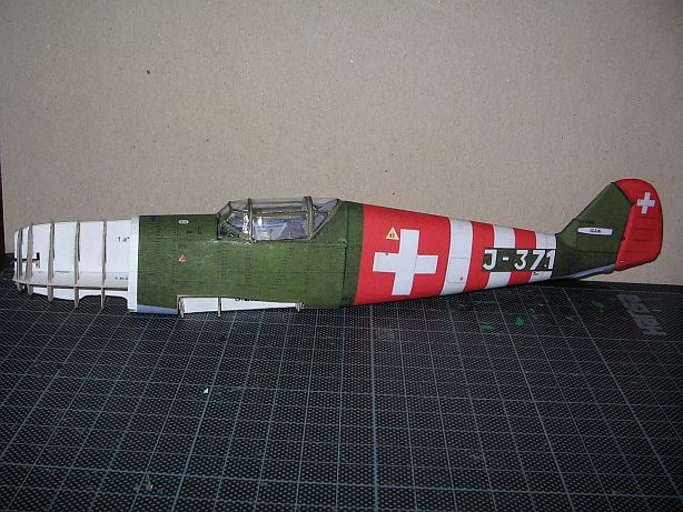Me 109 E-3 (Schweiz) in 1:33 - Seite 2 Ch1110