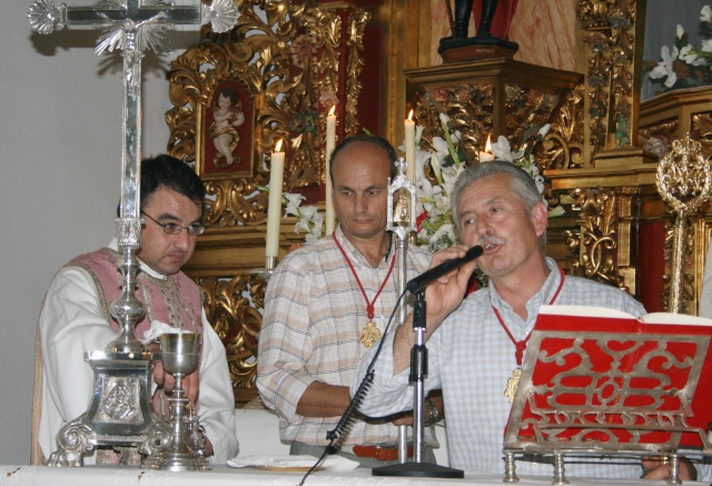 Entrega de Vara al Hno. Mayor Romera 2009 - Virgen de Flores, Encinasola. Hm-1810