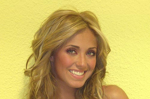 ...Anahi... - Page 3 Zuto11