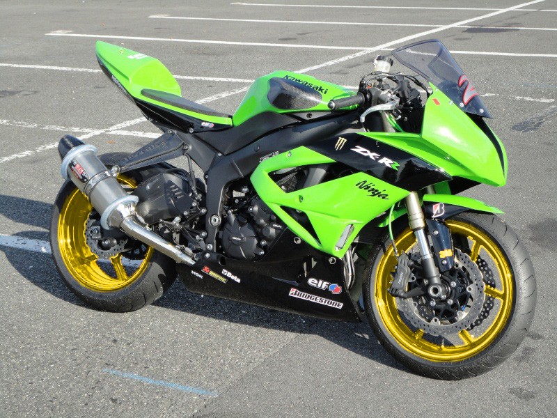 ma pistarde pour 2012 !  + HELP PHOTOSHOP - Page 2 Zx6r_j10