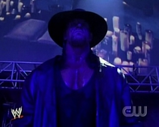 The Undertaker  veut defier le champion 011110