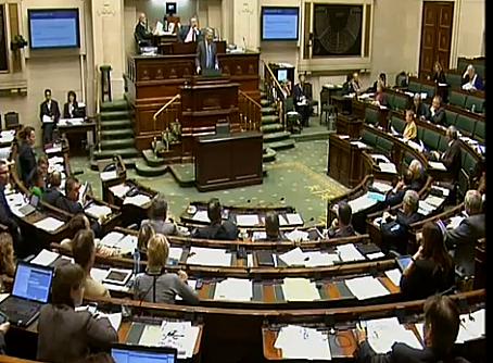 Le député LAURENT LOUIS étale la honte de la politique Belge. Leuven 7janvier  Reynde10