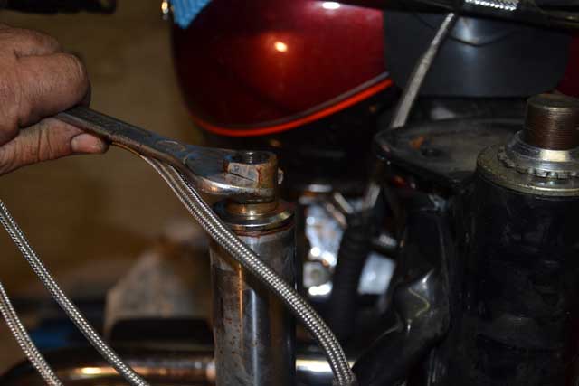 TUTOS. 15 : Changement de ressort de fourche et vidange sur RK 2000. Charb Dsc_0043