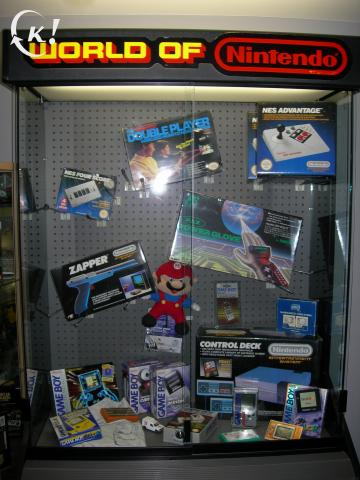 vitrines et meubles NINTENDO Vitrin12