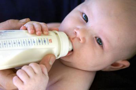 الرضاعة الطبيعية Baby-b10