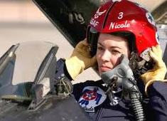 Nicole Malachowski (The USA Air Force) pilotja q e bombardoi Serbin pr 200 or rresht Nikole10