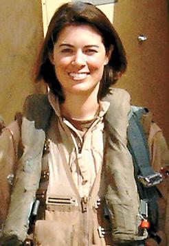 Nicole Malachowski (The USA Air Force) pilotja q e bombardoi Serbin pr 200 or rresht Womeni10