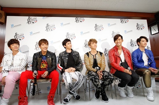 [01.06.12] Les 2PM ont terminé leurs concerts ‘SIX BEAUTIFUL DAYS’ au Nippon Budokan 10144
