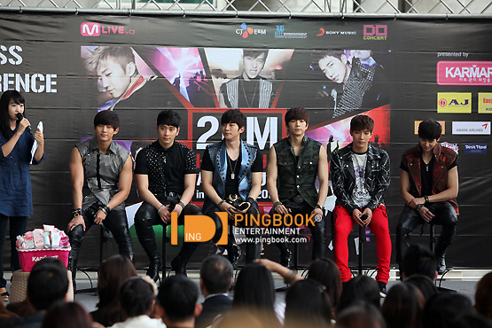 [17.02.12] Conférence de Presse 'KARMARTS presents 2PM Hands Up Asia Tour in Bangkok 2012'  1080