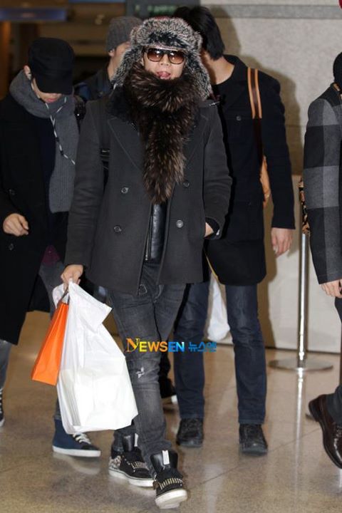 [11.02.12] 2PM à l'aéroport de Incheon 1457