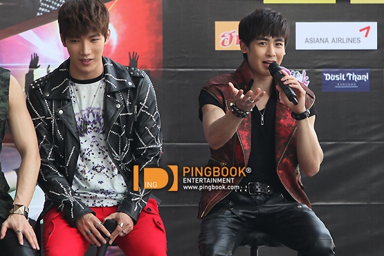 [17.02.12] Conférence de Presse 'KARMARTS presents 2PM Hands Up Asia Tour in Bangkok 2012'  1460