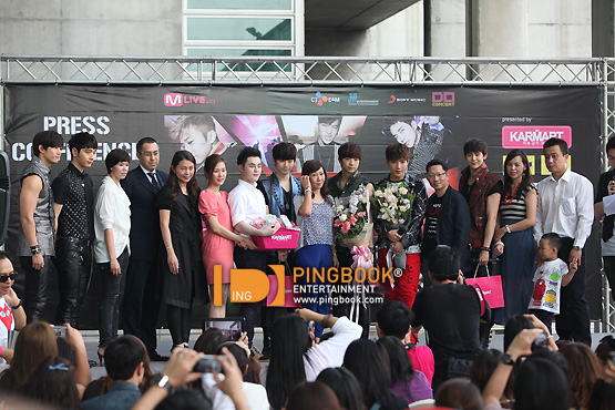 [17.02.12] Conférence de Presse 'KARMARTS presents 2PM Hands Up Asia Tour in Bangkok 2012'  1941
