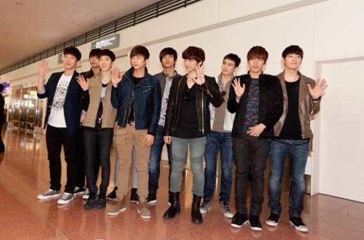 [08.05.12] Les 2PM et 2AM collaboreront sur une chanson pour leur documentaire japonais 20120510