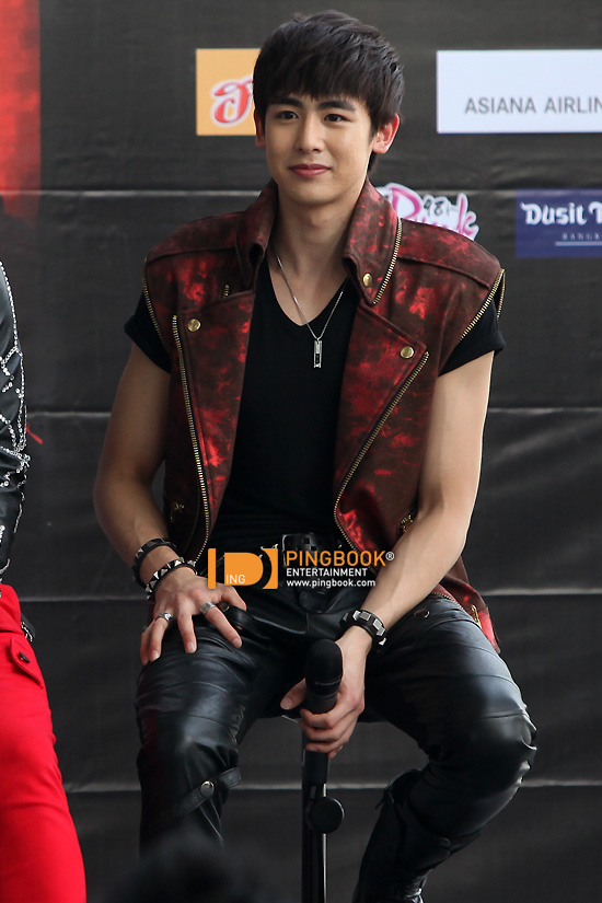 [17.02.12] Conférence de Presse 'KARMARTS presents 2PM Hands Up Asia Tour in Bangkok 2012'  2928