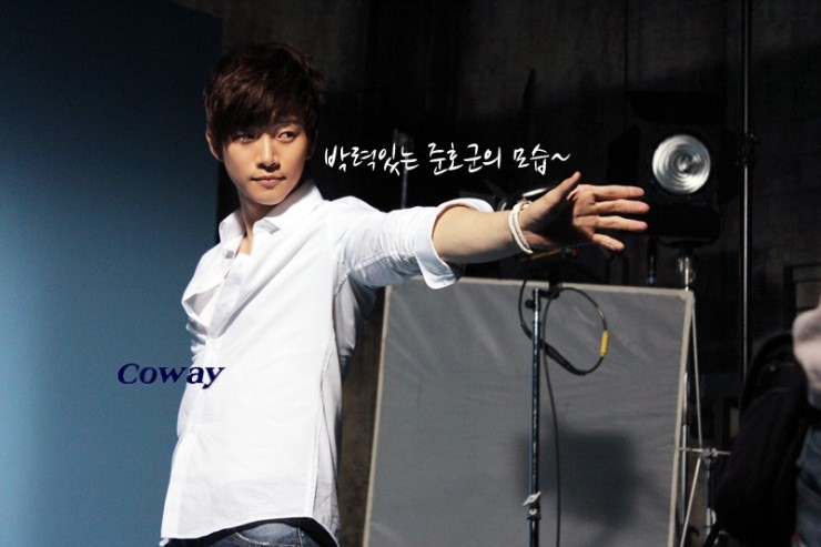 [05.03.12] [BTS] 2PM pour Woongjin Coway 3167