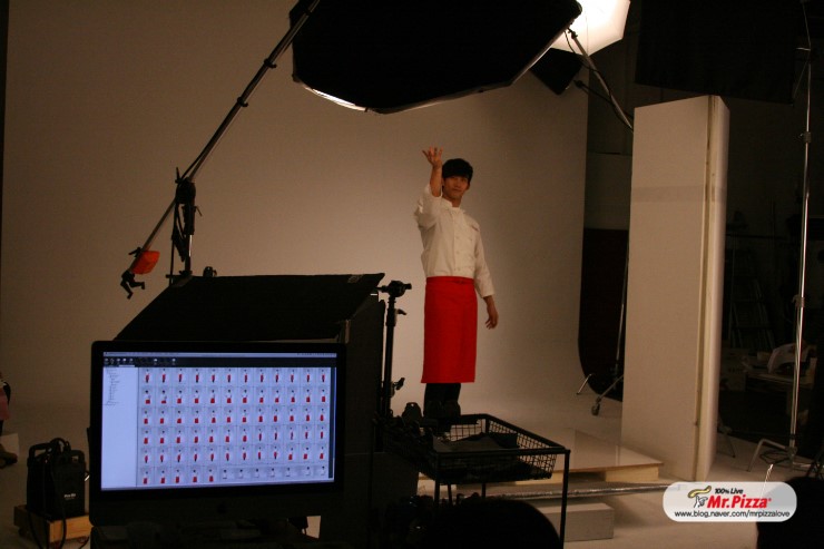 [01.12.11] 2PM pour Mr. Pizza 856