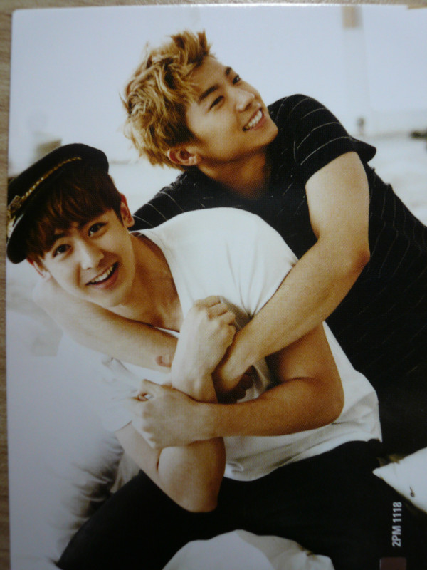 [29.06.11] 2PM Cards 8810