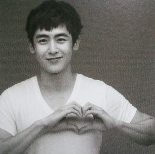 [02.12.11] Nichkhun pose pour la campagne d’adoption « Lettres pour les Anges » Khun311