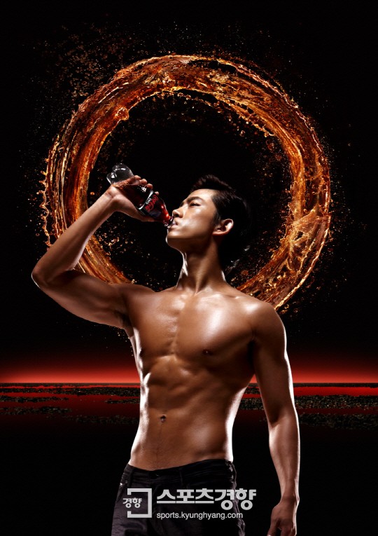 [05.04.12] [PICS] Coco Cola Zero - Taecyeon L_201210