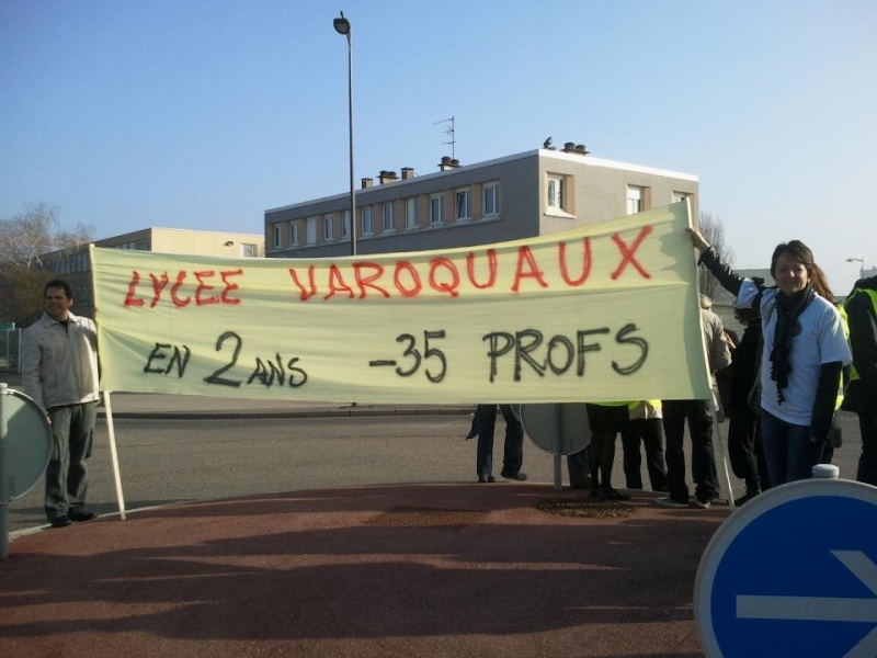 Notre lycée est en grève jeudi.  1_bmp11