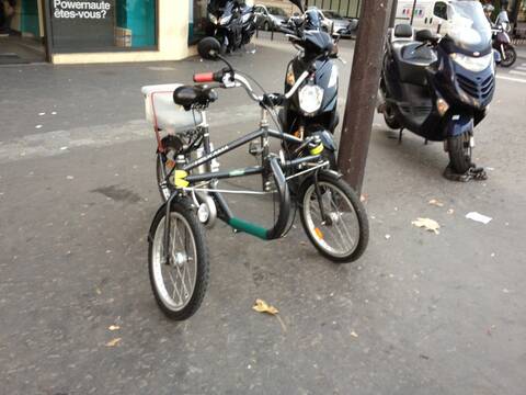 Vélo électrique à trois roues : trike Helkama