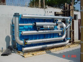 جهاز معالجة مياه حمامات السباحة المكون من نظام فلتر رملى للترشيح ووحدة اوزون للتعقيم والتطهير Biflow10
