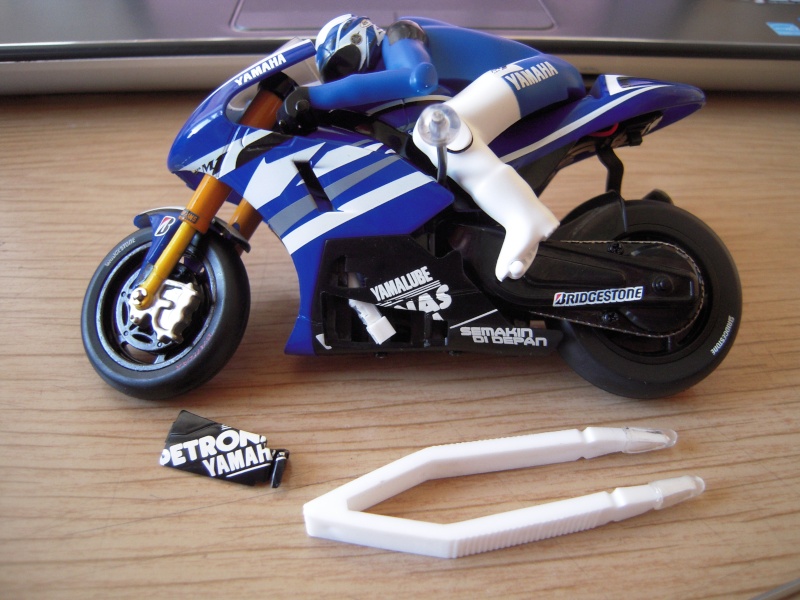 Test: Nur 2 Räder und mit Heckantrieb!!! Kyosho Mini-Z Moto Racer Dscn6917