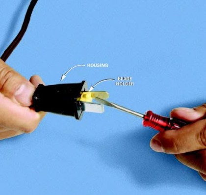 استبدال القابس المعطوب Replacing Damaged Plug Repair11