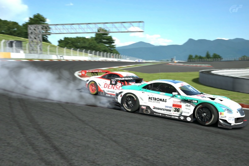 Comptes rendus de courses : championnat Super-GT#4 : GT300 et GT500 par équipes - Page 4 Fuji_s11