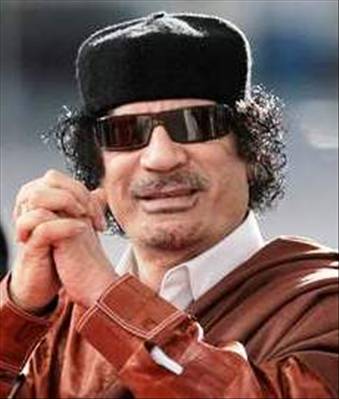  Le guide de la jamahiriya libyenne, l'ex président de libye, le colonel Mouammar kadhafi. Le-gui10