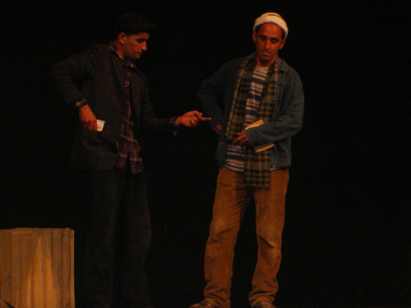 la pièce théâtre" Axxam n tic " mise en scène par Djamel Abdelli ,texte :Hassani M' Hamed(avril 2012) Imgp5220