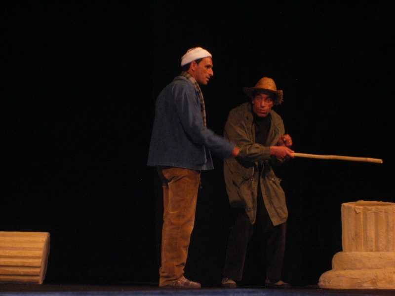 la pièce théâtre" Axxam n tic " mise en scène par Djamel Abdelli ,texte :Hassani M' Hamed(avril 2012) Imgp5225