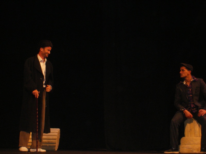 la pièce théâtre" Axxam n tic " mise en scène par Djamel Abdelli ,texte :Hassani M' Hamed(avril 2012) Imgp5226