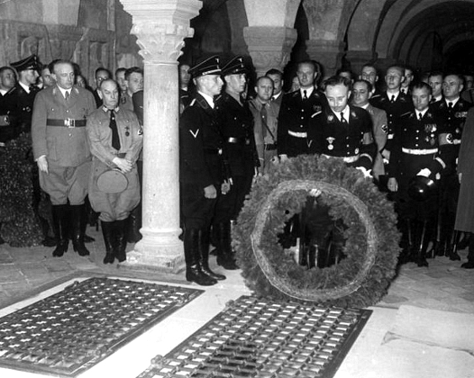 Karl Maria Wiligut,conseilleur spirituelle de Himmler Totenf10