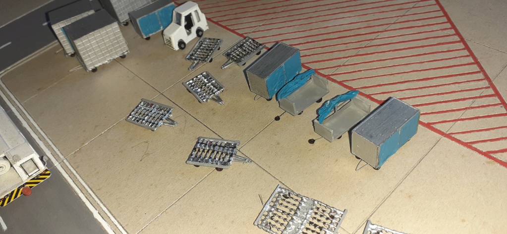 Réalisation de la maquette 1/144 d' un aéroport international (scratch) - Page 19 20200955