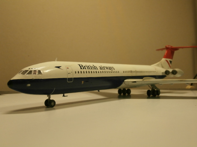 VC10 British AIRWAYS, Roden 1/144 - 26 DCALS - terminé Pa100112