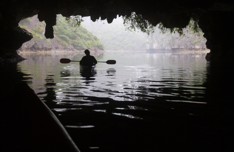 Vietnam... La Baie d'Halong... en Kayak P1187410