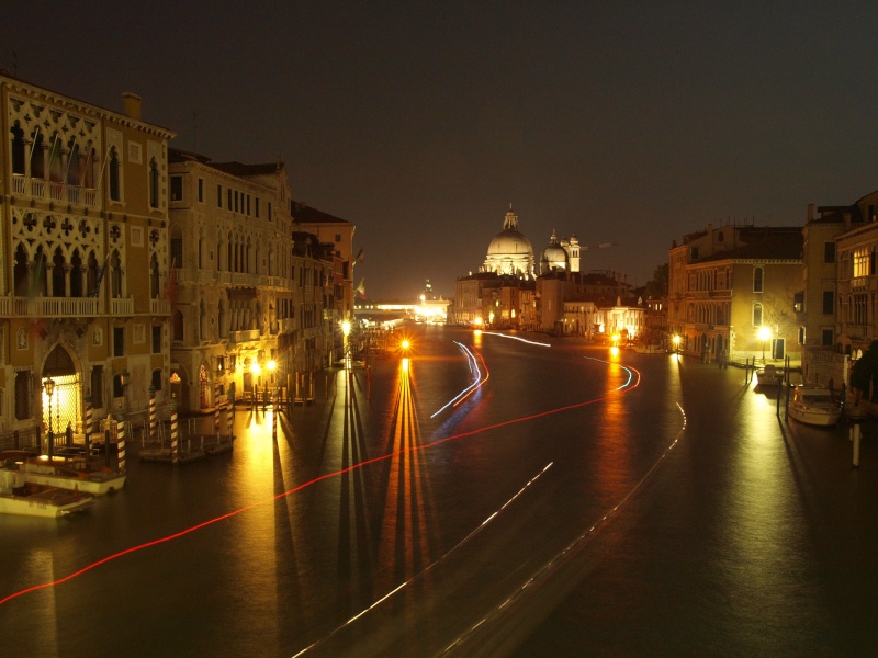 C'est beau Venise la nuit... P9107511