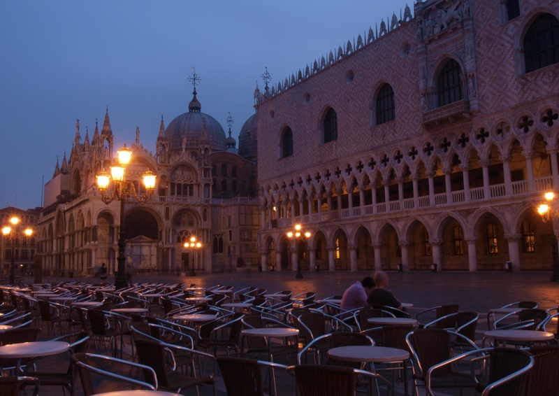 C'est beau Venise la nuit... P9127711